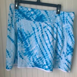 Callaway Skort (NWOT-L)w/legging shorts underneath; Blue & White Swirled Pattern